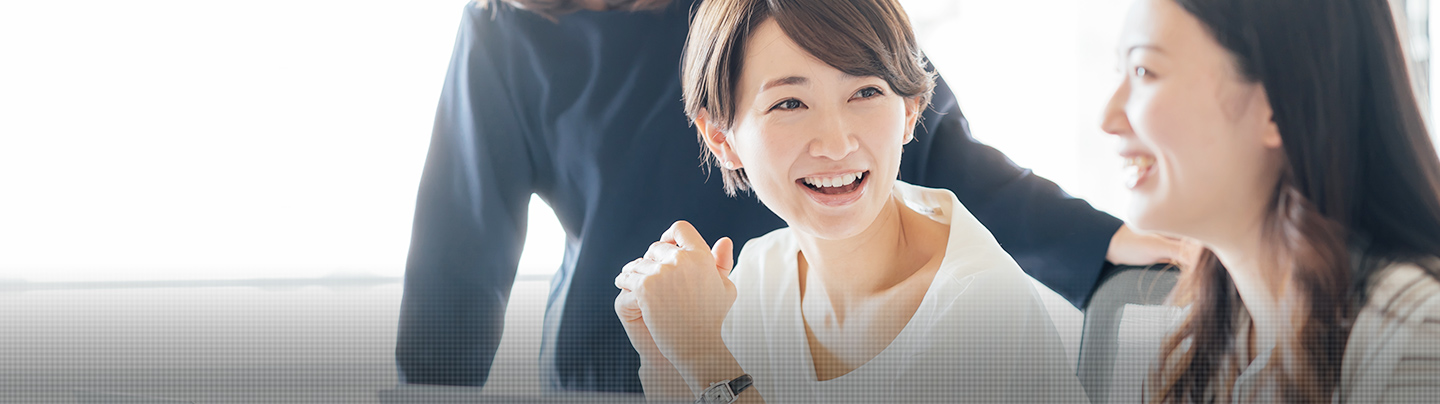 女性がセミナーを受講している